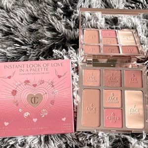 Charlotte Tilbury LOOK OF LOVE - INSTANT LOOK IN A PALETTE